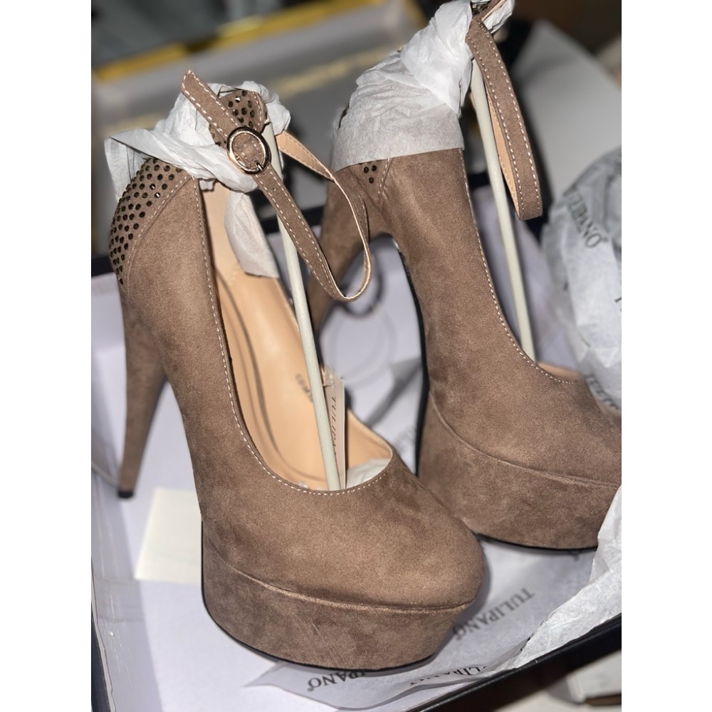 Khaki Heels